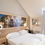 Cavour 30tre - Moderno Per Tradizione 3* ستريزا