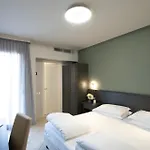Cavour 30tre - Moderno Per Tradizione Hotel