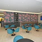 Cavour 30tre - Moderno Per Tradizione 3* ستريزا