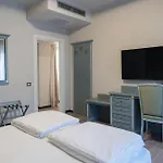 Cavour 30tre - Moderno Per Tradizione Hotel