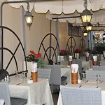 Cavour 30tre - Moderno Per Tradizione Hotel