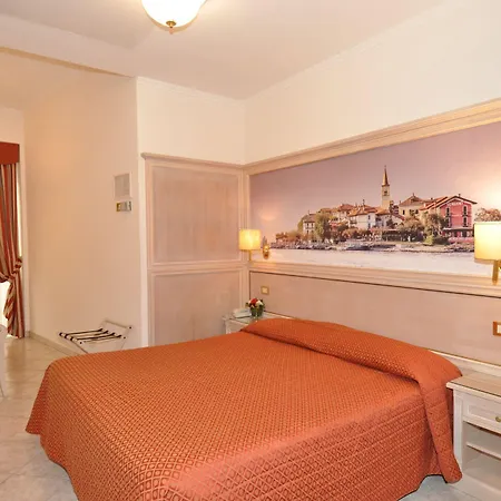 Moderno Hotel 3*