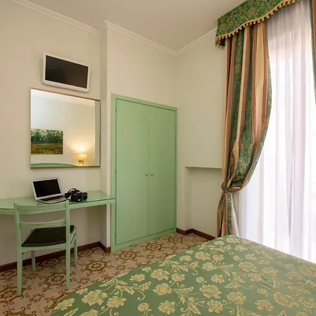 Moderno Hotel 3*