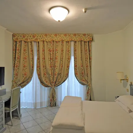 Hotel Moderno 3*