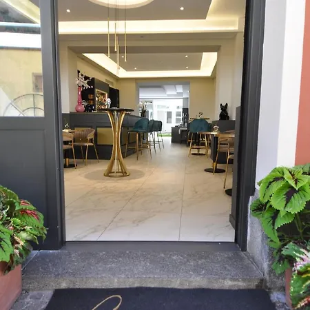 Cavour 30tre - Moderno Per Tradizione Стреза