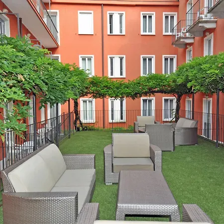 ホテル Cavour 30tre - Moderno 3*