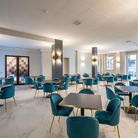 Cavour 30tre - Moderno 斯特雷萨