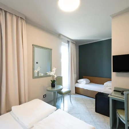 Cavour 30tre - Moderno Per Tradizione Отель 3*