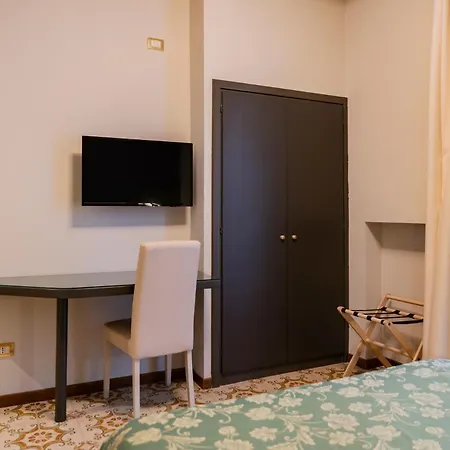 Отель Cavour 30tre - Moderno Per Tradizione Стреза