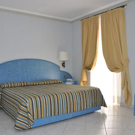 Cavour 30tre - Moderno 酒店 斯特雷萨