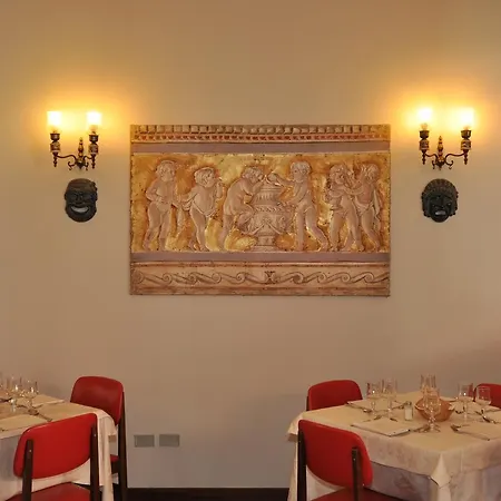 Moderno Hotel 3*