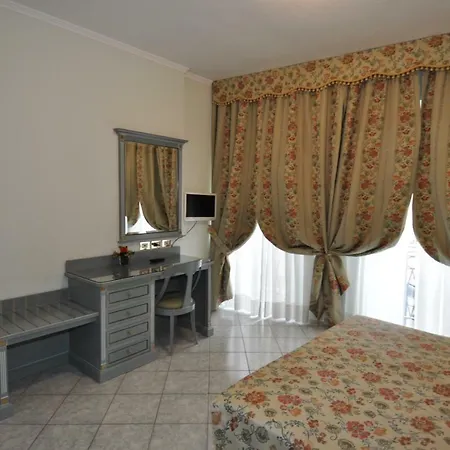 Hotel Moderno 3*