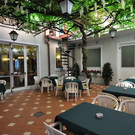 Hotel Moderno