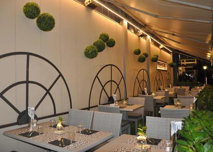 Cavour 30tre - Moderno 3* ストレーザ