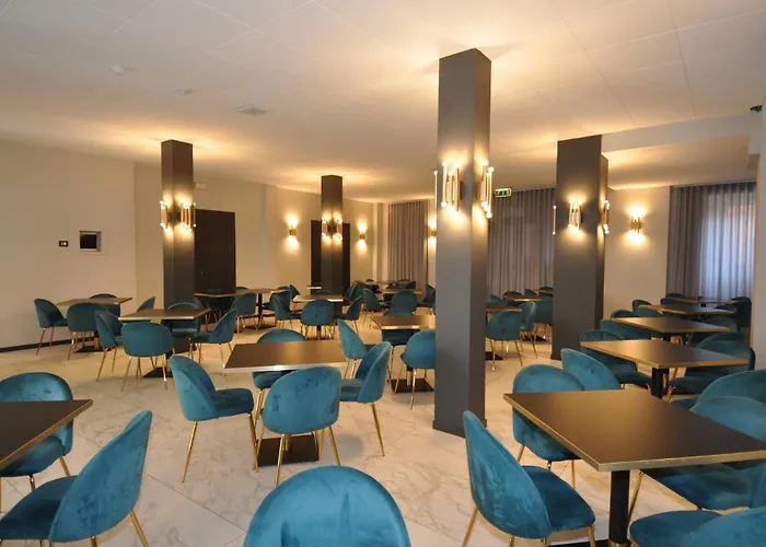 Cavour 30tre - Moderno 3* ストレーザ