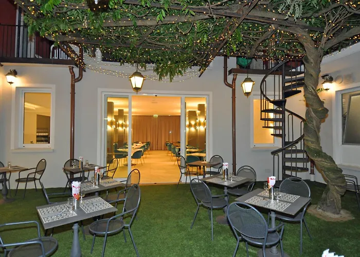 Cavour 30tre - Moderno 3* ストレーザ