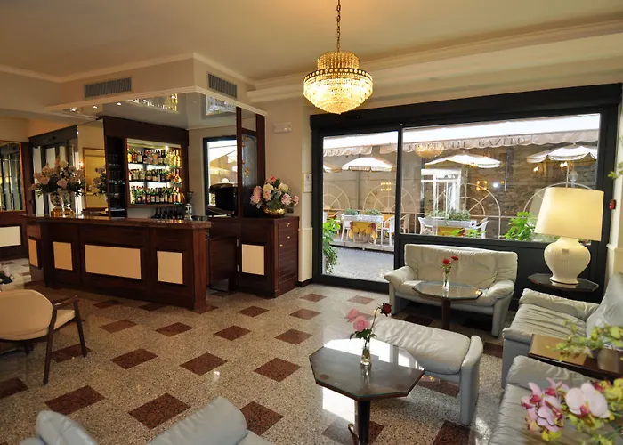 Cavour 30tre - Moderno Stresa