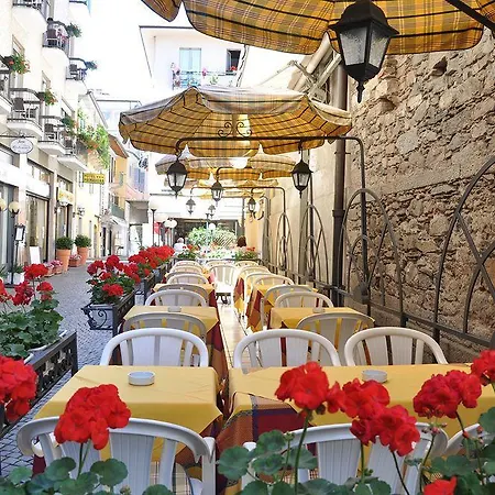 Cavour 30tre - Moderno 3* ستريزا