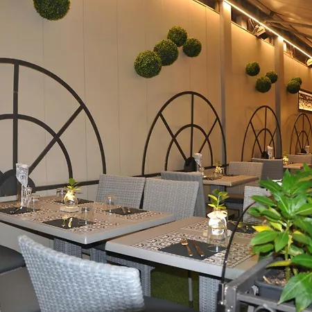 فندق Cavour 30tre - Moderno 3*