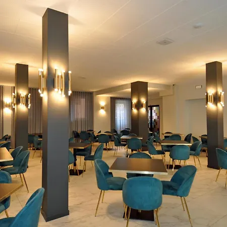 فندق Cavour 30tre - Moderno 3*