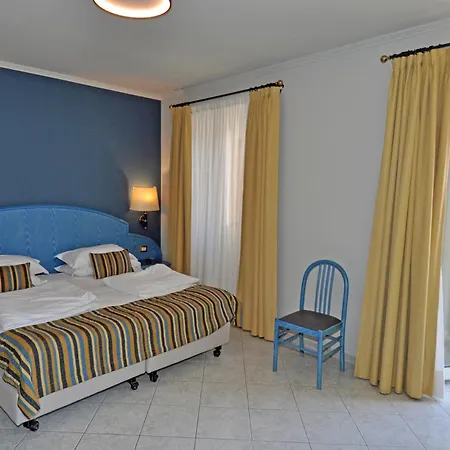 فندق Cavour 30tre - Moderno 3*