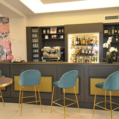 فندق Cavour 30tre - Moderno 3*