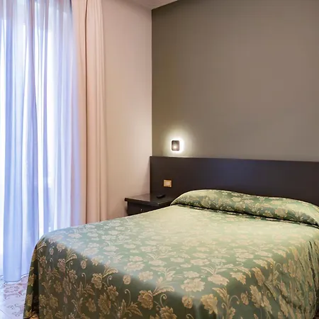 فندق Cavour 30tre - Moderno ستريزا