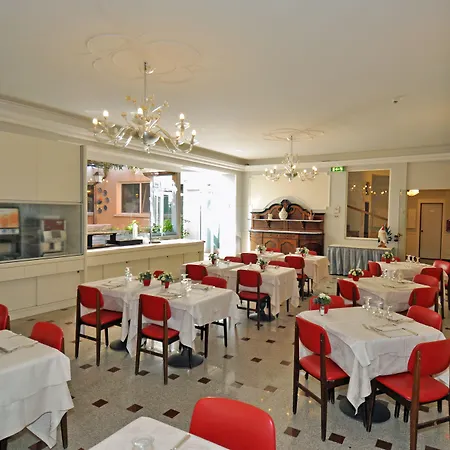 Cavour 30tre - Moderno ستريزا