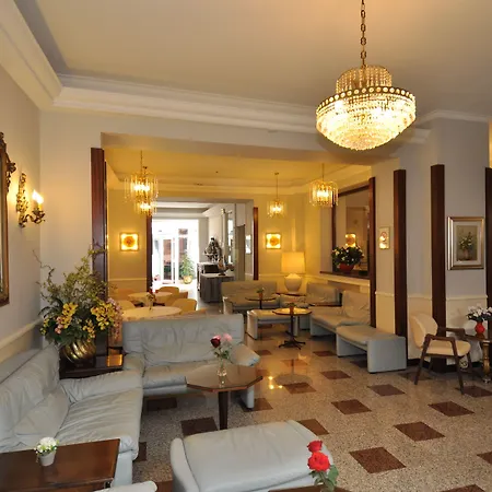 Cavour 30tre - Moderno 3* ستريزا