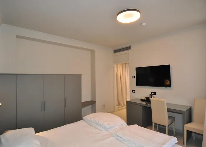 Szálloda Cavour 30tre - Moderno