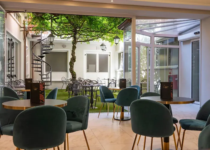 Cavour 30tre - Moderno Szálloda 3*