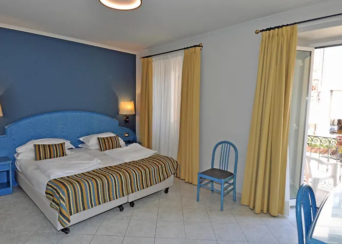 Szálloda Cavour 30tre - Moderno 3*