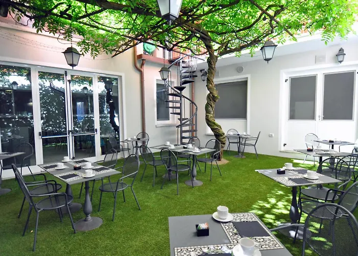 Cavour 30tre - Moderno Szálloda Stresa