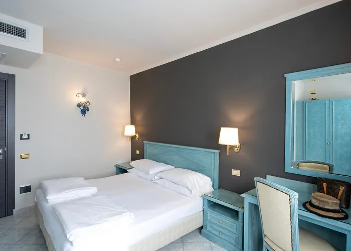 Szálloda Cavour 30tre - Moderno 3*